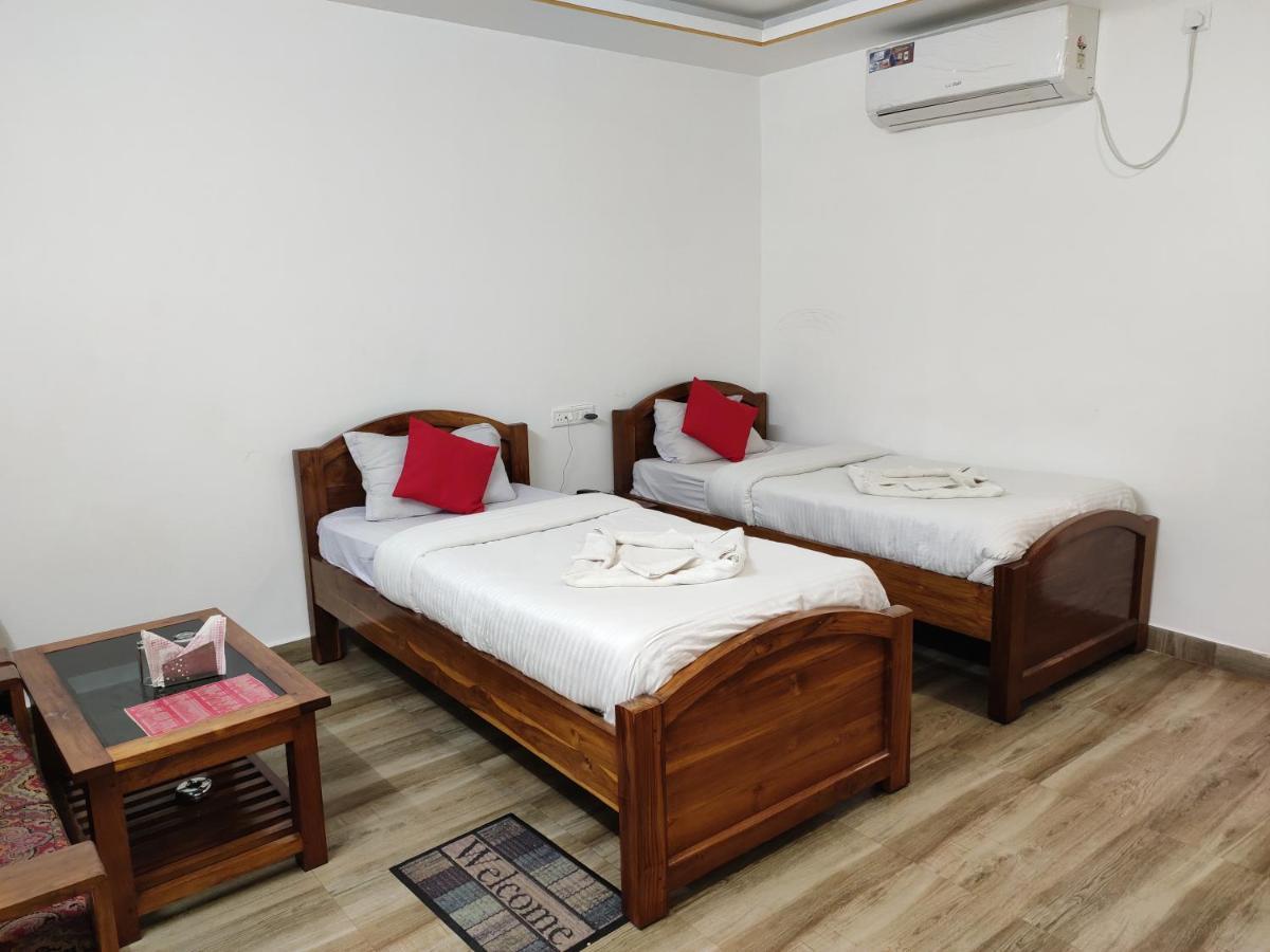 Hotel Nakshatra Karimganj Eksteriør bilde